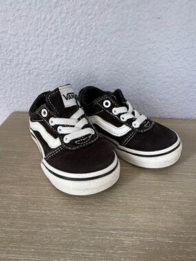 Vans Kids Black and White Low-Top Skate Sneakers